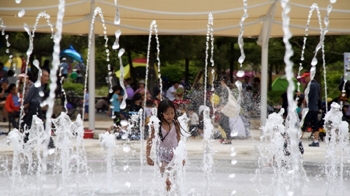 義王旺松湖「水遊び祭り」